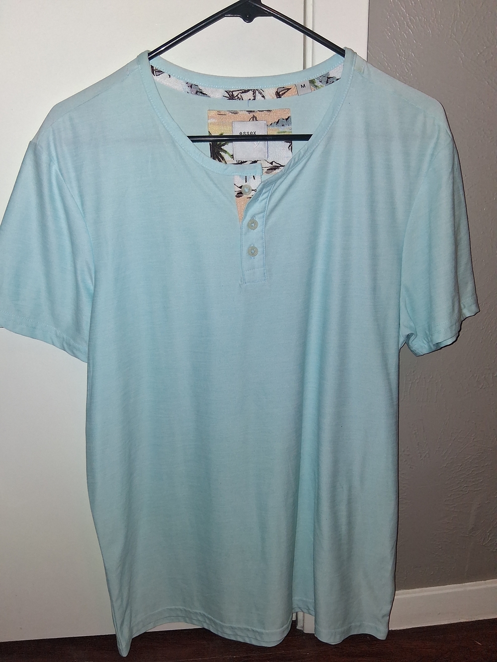 Men's Light Blue Short-Sleeve Henley Shirt